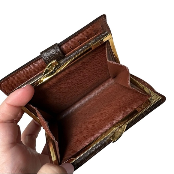 Louis Vuitton Monogram Leather Kisslock Bifold Wallet - Picture 7 of 13